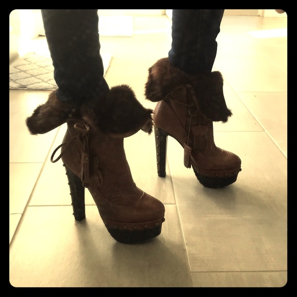 BRAND NEW BALDAN RABBIT FUR CUFF ANKLE BOOTS - Picture 7 of 8